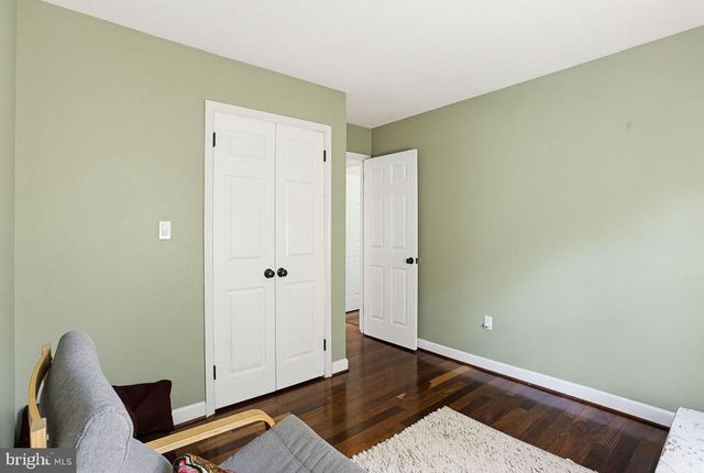 8 BOULDERCREST CT, Rockville, MD 20850