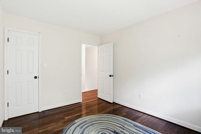 8 BOULDERCREST CT, Rockville, MD 20850