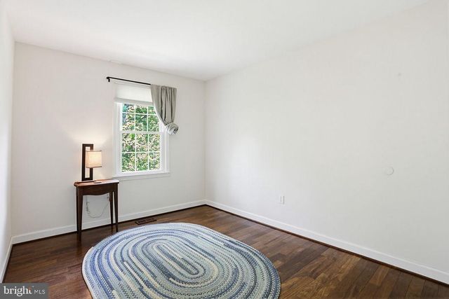8 BOULDERCREST CT, Rockville, MD 20850