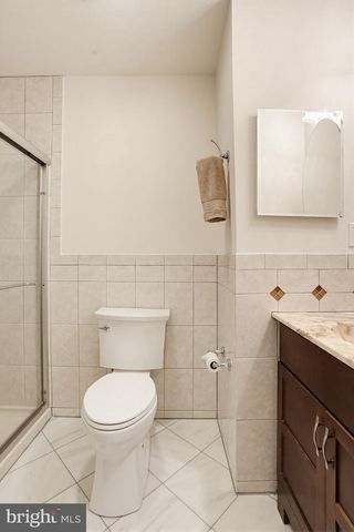 8 BOULDERCREST CT, Rockville, MD 20850