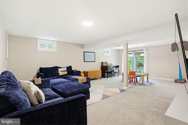 8 BOULDERCREST CT, Rockville, MD 20850