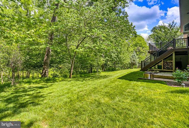 8 BOULDERCREST CT, Rockville, MD 20850