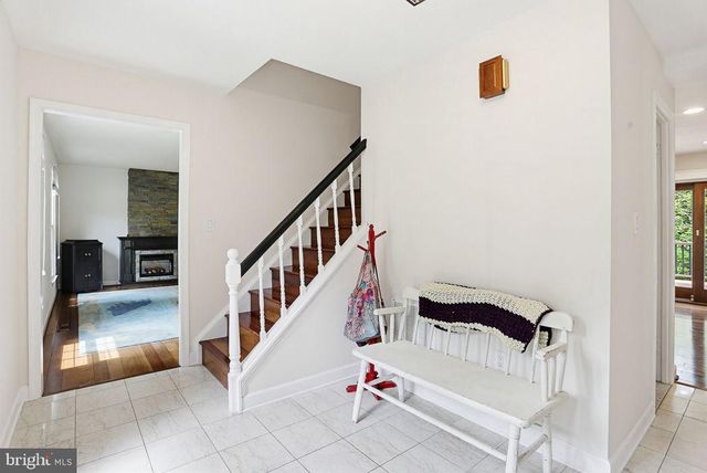 8 BOULDERCREST CT, Rockville, MD 20850