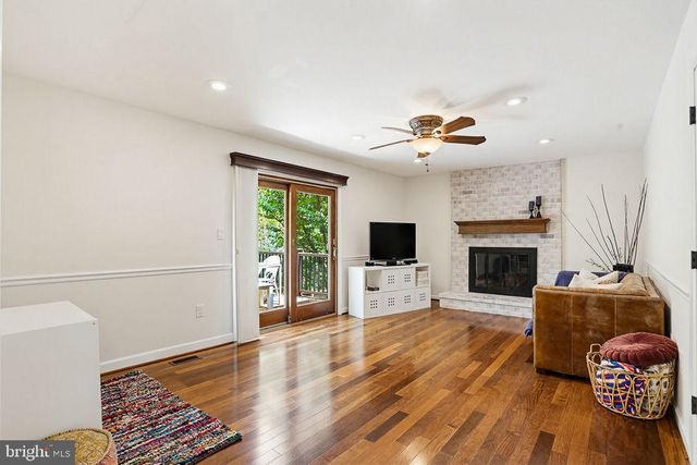 8 BOULDERCREST CT, Rockville, MD 20850