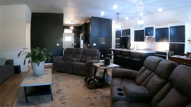 28011 E 107th Street S, Coweta, OK 74429