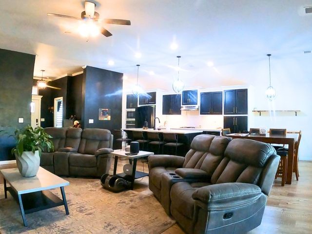 28011 E 107th Street S, Coweta, OK 74429