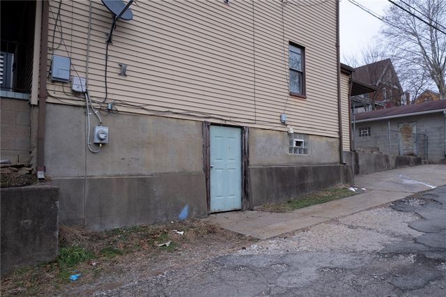 108 Margaret St, Mckees Rocks, PA 15136