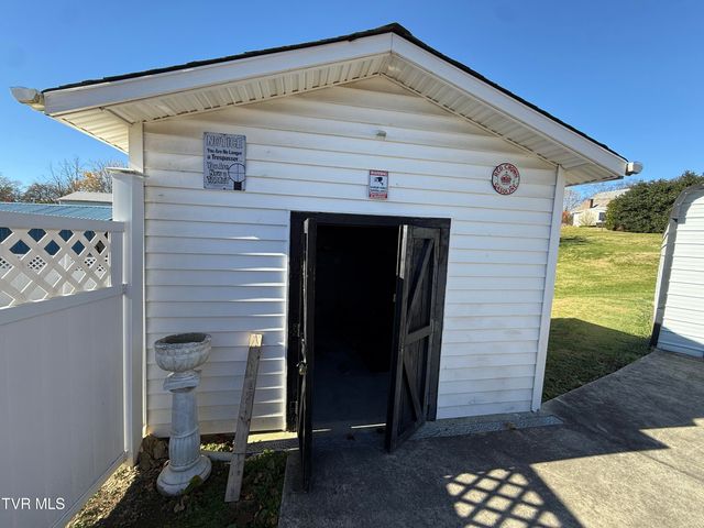 116 Magnolia Avenue, Bulls Gap, TN 37711