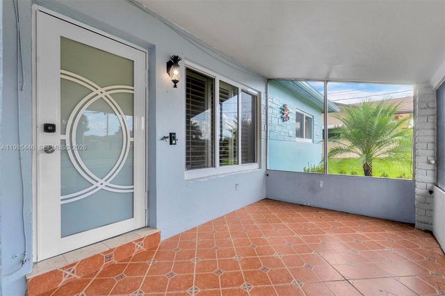 211 SE 1st Ter, Dania Beach, FL 33004
