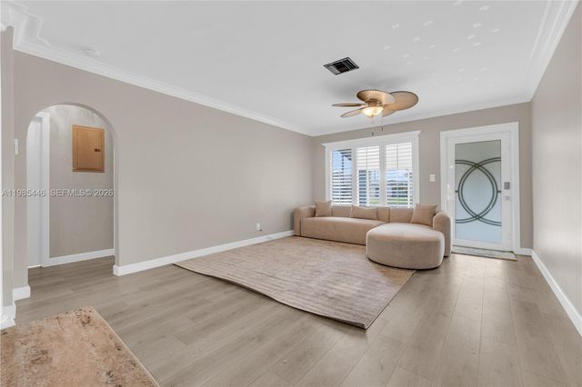 211 SE 1st Ter, Dania Beach, FL 33004