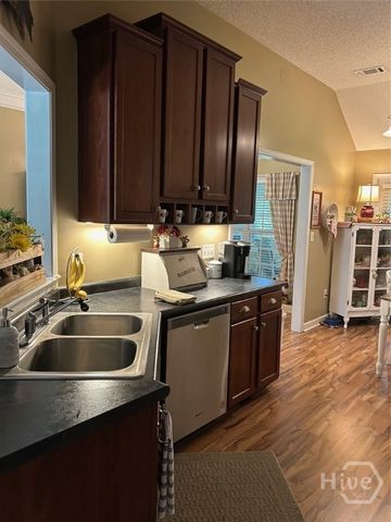 511 Cobblestone Circle, Bloomingdale, GA 31302