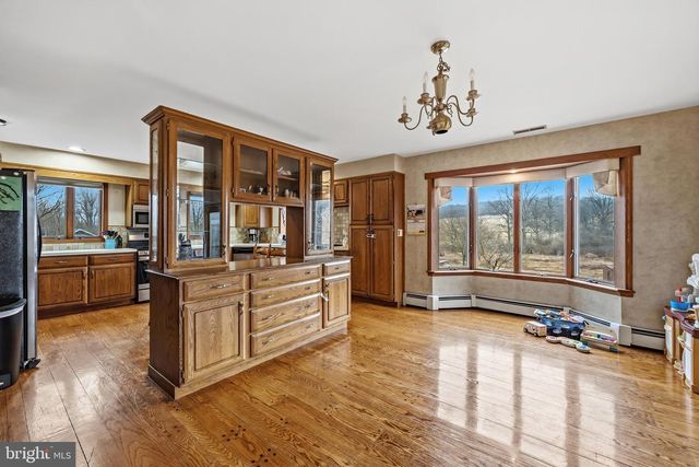 8849 KISTLER VALLEY RD, Kempton, PA 19529