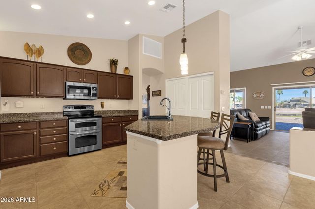 10234 E Arrowvale Drive, Sun Lakes, AZ 85248