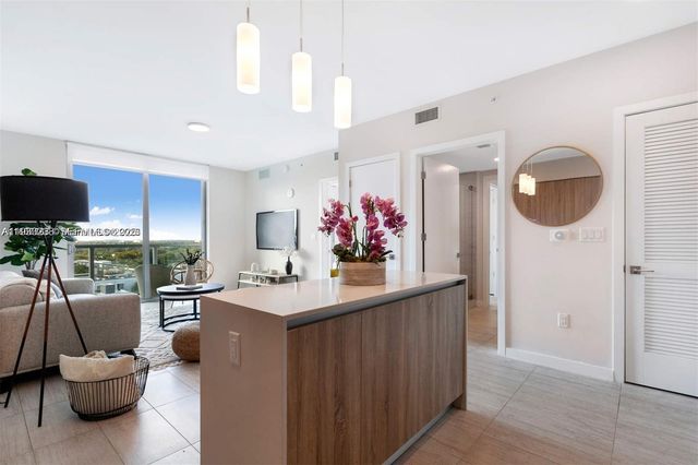 3900 Biscayne Blvd N-905, Miami, FL 33137