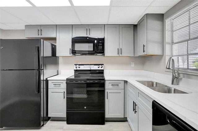 709 RUSSELL LANE C221, Brandon, FL 33510