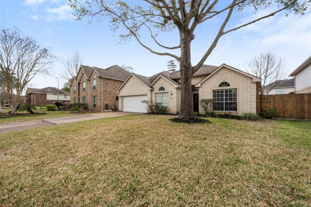 9211 Memorial Hills Drive, Spring, TX 77379