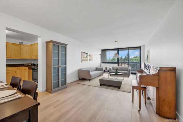 2 Bay Club Drive 2B, Bayside, NY 11360