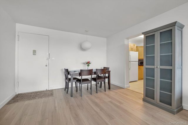 2 Bay Club Drive 2B, Bayside, NY 11360