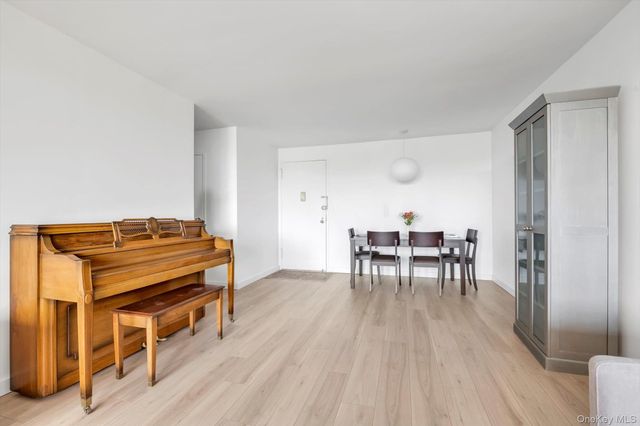 2 Bay Club Drive 2B, Bayside, NY 11360