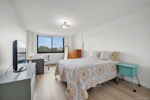 2 Bay Club Drive 2B, Bayside, NY 11360