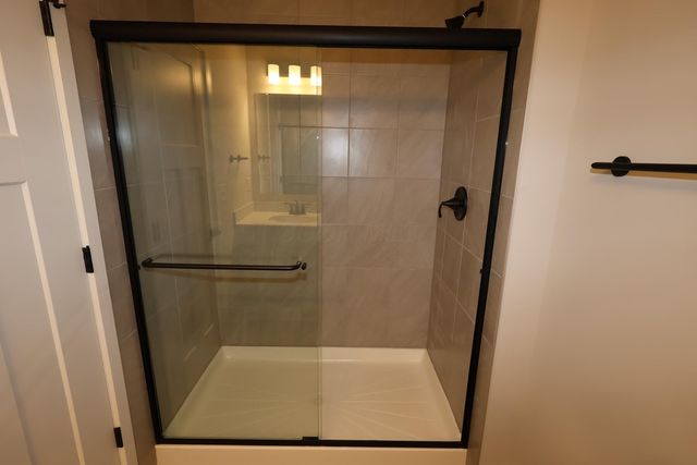 6928 Barksdale Drive, Dublin, OH 43016