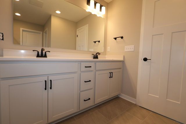 6928 Barksdale Drive, Dublin, OH 43016