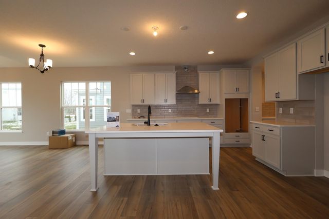 6928 Barksdale Drive, Dublin, OH 43016