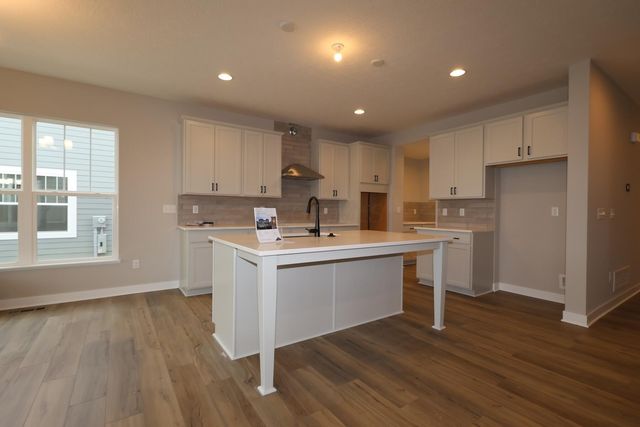 6928 Barksdale Drive, Dublin, OH 43016