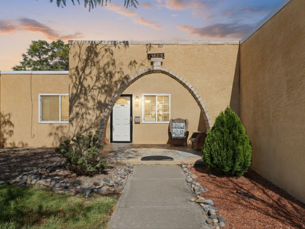 1357 RIO RANCHO Boulevard SE B, Rio Rancho, NM 87124