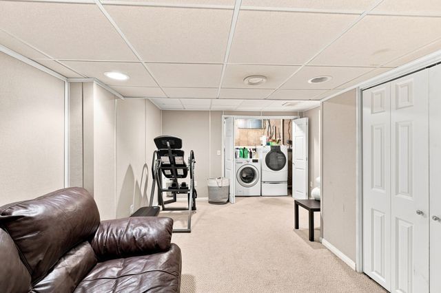 4 Oakes Circle 4, Millbury, MA 01527