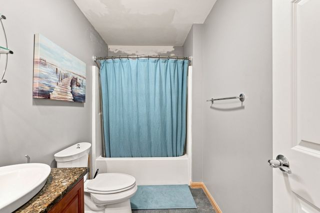 4 Oakes Circle 4, Millbury, MA 01527