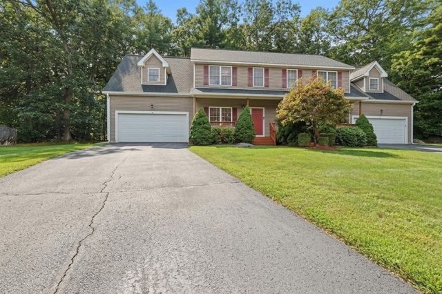 4 Oakes Circle 4, Millbury, MA 01527