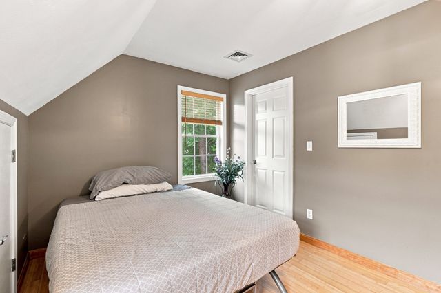 4 Oakes Circle 4, Millbury, MA 01527