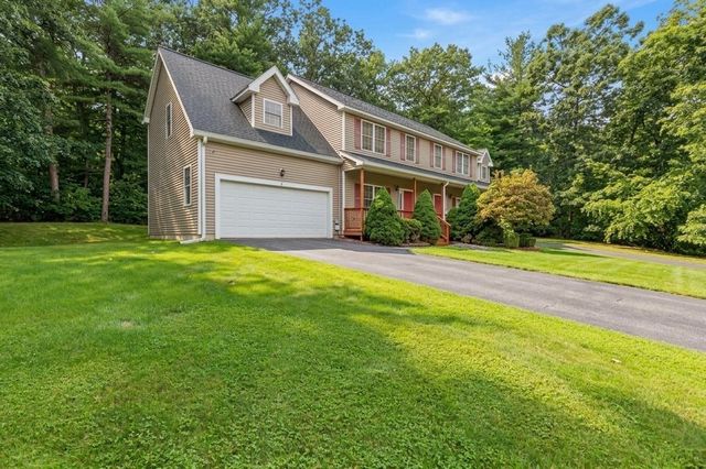 4 Oakes Circle 4, Millbury, MA 01527