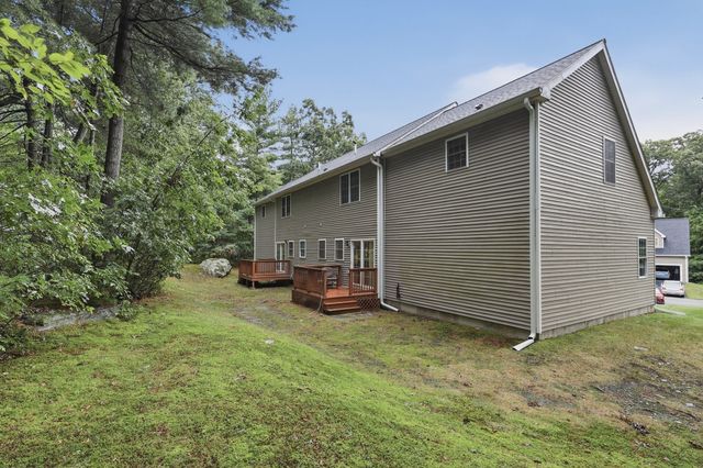 4 Oakes Circle 4, Millbury, MA 01527