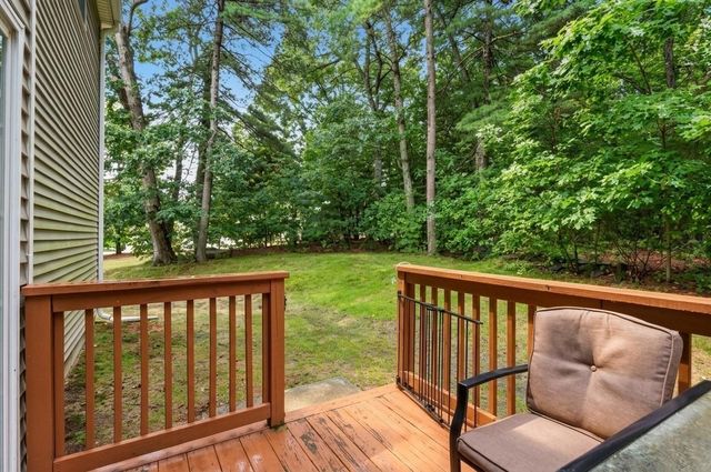 4 Oakes Circle 4, Millbury, MA 01527