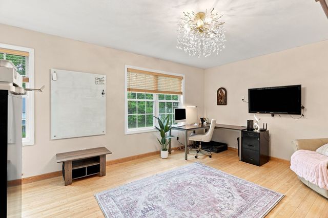 4 Oakes Circle 4, Millbury, MA 01527