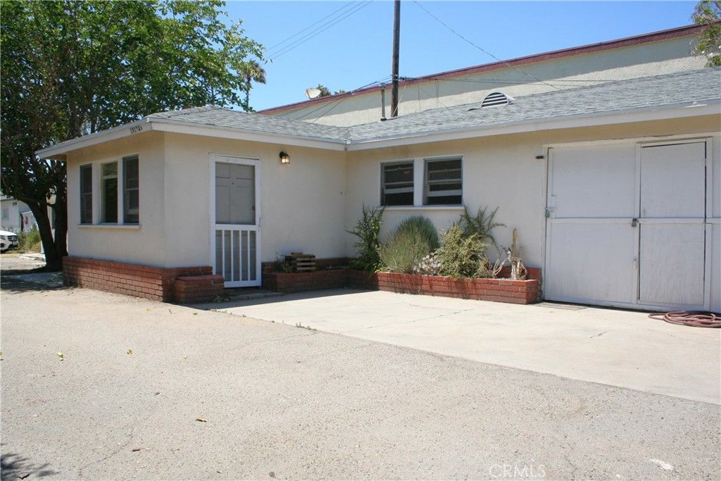 19154 BEACH Boulevard B, Huntington Beach, CA 92648