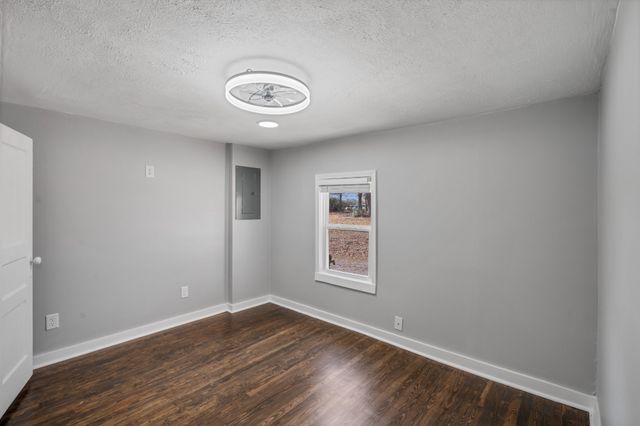420 E Monroe St, Tullahoma, TN 37388
