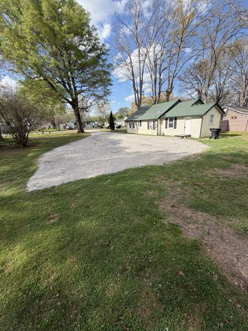 420 E Monroe St, Tullahoma, TN 37388
