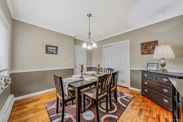 527 Milligan Lane, West Islip, NY 11795