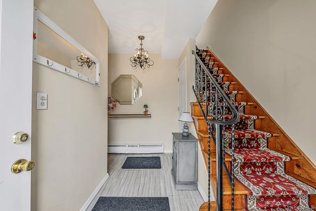 527 Milligan Lane, West Islip, NY 11795