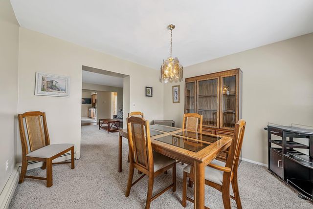 527 Milligan Lane, West Islip, NY 11795