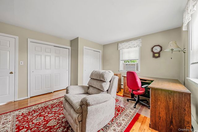 527 Milligan Lane, West Islip, NY 11795