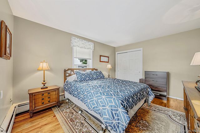 527 Milligan Lane, West Islip, NY 11795