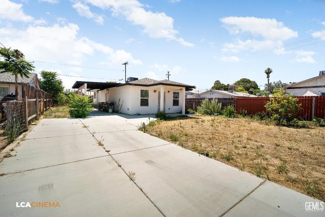 702 Lilac Street, Bakersfield, CA 93308