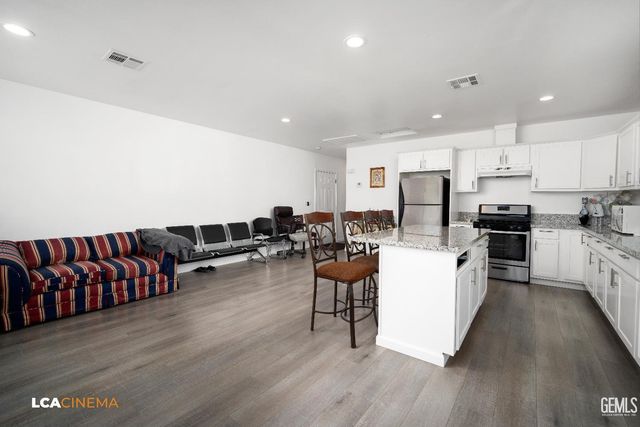 702 Lilac Street, Bakersfield, CA 93308