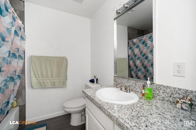 702 Lilac Street, Bakersfield, CA 93308