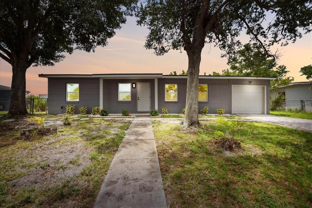 3132 CRESTWOOD DRIVE, Port Charlotte, FL 33952