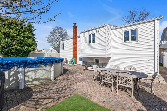 124 Stella Court, Lynbrook, NY 11563